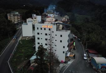 Habitat Heart B&B has Balcony rooms