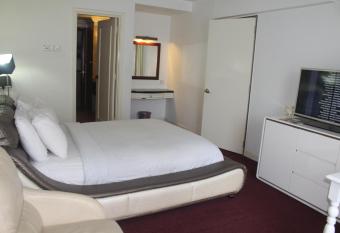 FnF Suite @ Time Square has rooms with a private hot tub