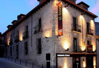 Hotel El Doncel allows 18 year olds to book a room