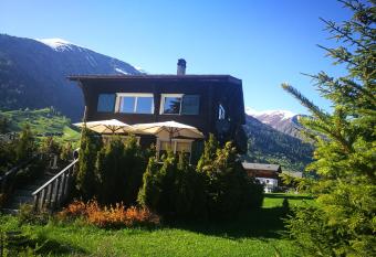 Chalet Bosbes has Balcony rooms