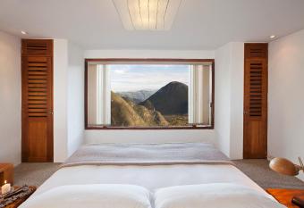 El Crater allows 18 year olds to book a room