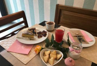 Cuorematto allows 18 year olds to book a room