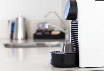 Palazzo Motor Lodge has rooms with a private hot tub