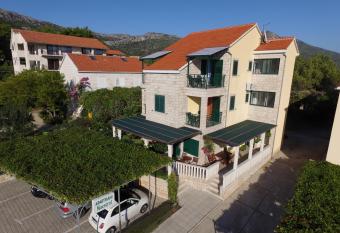 Apartments Maestral has Balcony rooms