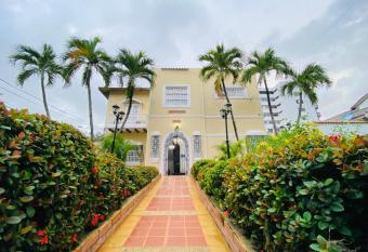 Hotel Casa Colonial allows 18 year olds to book a room