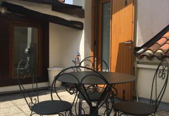 Cicogna Apartment allows 18 year olds to book a room