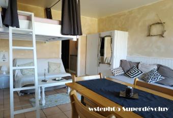 L   toile du Nord SUPERDEVOLUY has Balcony rooms