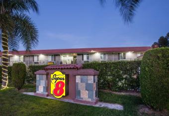 Super 8 by Wyndham Redlands/San Bernardino allows 18 year olds to book a room