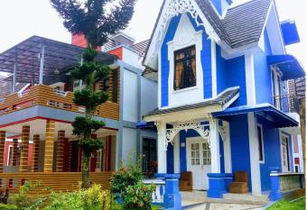 Zevannya Villa Praha Kota Bunga 2 has Balcony rooms