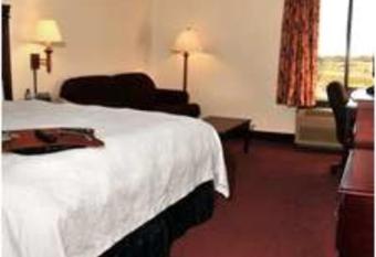 Hampton Inn North Platte allows 18 year olds to book a room