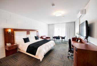 Les Suites de Laviolette Ascend Hotel Collection allows 18 year olds to book a room