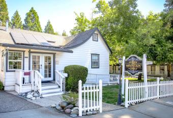 Sierra Mountain Inn allows 18 year olds to book a room