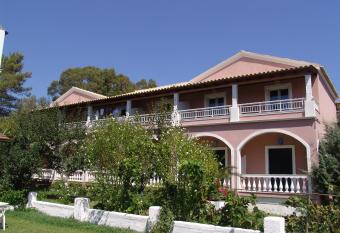 Captain Homer Studios has Balcony rooms