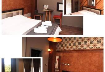 Guest House People has Balcony rooms