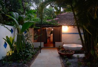 Woke Arpora has Smoking rooms