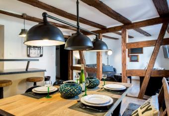 La Maison du Batelier allows 18 year olds to book a room