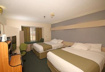 Microtel Inn & Suites by Wyndham Statesville has rooms with a private hot tub