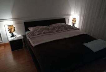 Central Business Apartments Terazije has rooms with a private hot tub