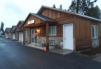 Moose Inn allows 18 year olds to book a room