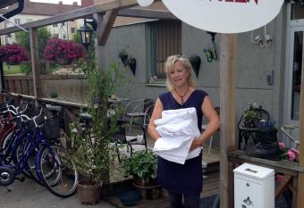 Hvilan V-hem Norrt  lje AB allows 18 year olds to book a room