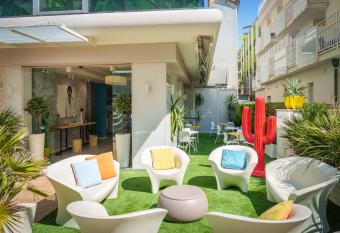 Design Hotel Astra B&B has Balcony rooms