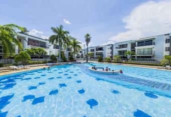 Apartasol Santafe de Antioquia has Balcony rooms