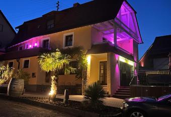 Rebst  ckel has Balcony rooms