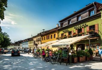 Hotel Maxant has Balcony rooms