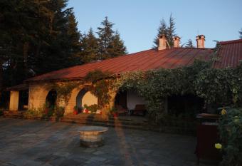 Khali Estate has Balcony rooms