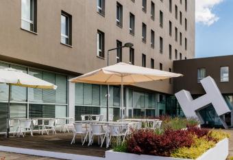 Basic Braga by Axis allows 18 year olds to book a room