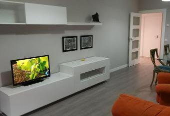 San Anton Centro Apartment has Balcony rooms