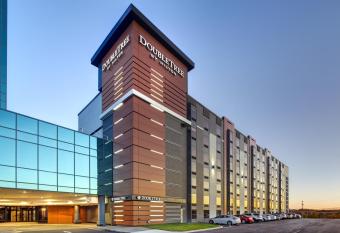 DoubleTree By Hilton Halifax Dartmouth has Balcony rooms