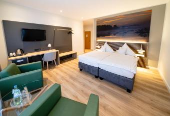 Hotel Restaurant Kloppendiek allows 18 year olds to book a room