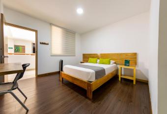 Hotel Ayenda Marckia 1901 allows 18 year olds to book a room