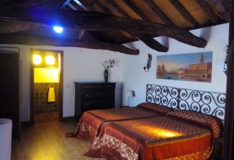 El Sue  o de Lucrecia has Balcony rooms