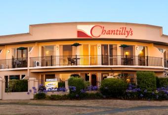 Chantillys Motor Lodge has Smoking/Balcony rooms