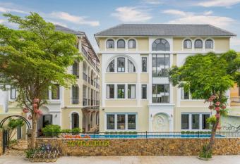 KA Villa Hoi An allows 18 year olds to book a room