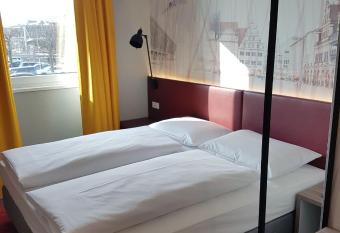 Campanile Leipzig Halle Airport allows 18 year olds to book a room