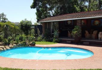 Roosfontein Bed and Breakfast allows 18 year olds to book a room