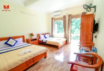 Quan Lan Nam Phong Hotel has Smoking/Balcony rooms