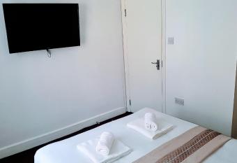 Central Comfort Rooms allows 18 year olds to book a room