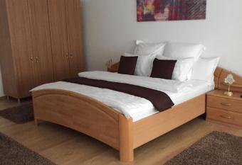 Xenopol Grand Studio has Balcony rooms