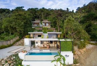 Mint Santa Teresa - Adults only allows 18 year olds to book a room