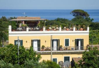 Palazzo Giovanni bed and breakfast has Balcony rooms