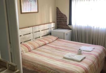 Hotel & Hostel Chipre has Balcony rooms