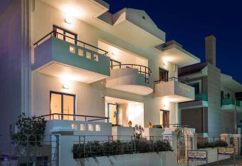 Blue Roses has Balcony rooms