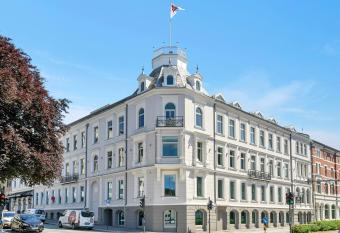 Clarion Hotel Ernst allows 18 year olds to book a room