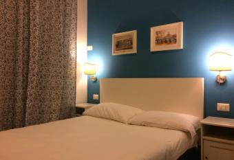 La Dolce Vita Rome Ciampino has Balcony rooms