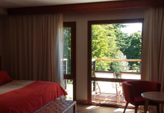 Hotel Huen   by DOT Boutique allows 18 year olds to book a room