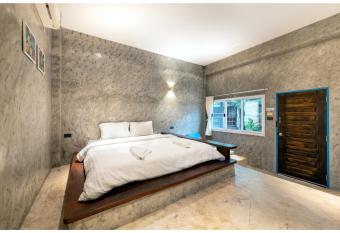 Mac Garden Resort has Balcony rooms